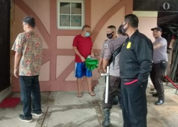 Satpam dan Damkar Padamkan Api Rumah Kosong di Sentul City