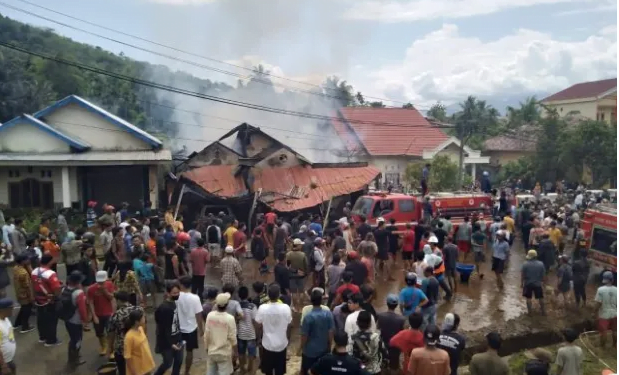Anak Main Korek, Rumah dan Mobil Satpam Hangus Dilalap Si Jago Merah