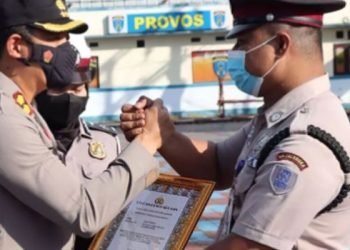 Gagalkan Aksi Teror Bom, Satpam Raih Penghargaan dari Kepolisian