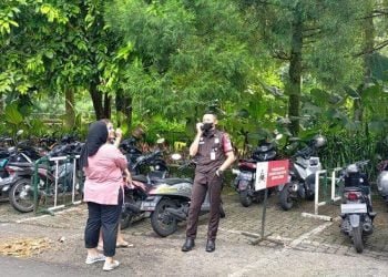 Husaini, Satpam Taman Safari yang Ikhlas Bekerja di Hari Lebaran