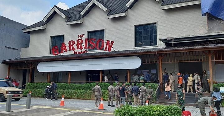 Berita Acara Penyegelan Outlet Holywings ‘The Garrison Kemang’ Diterima Satpam