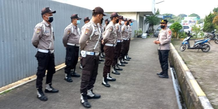Anggota Satbinmas Polres Tangsel Sambangi Satpam Apartemen SGV