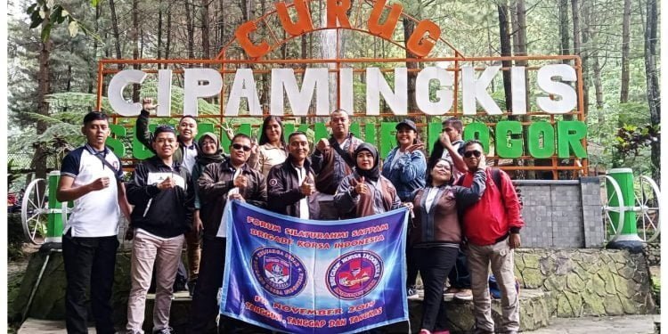 Jalin Silaturahmi, Forum BKI Touring ke Puncak dengan Motor