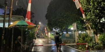 Satpam Jaga Ketat Gerbang Masuk Rumah Irjen Ferdy Sambo