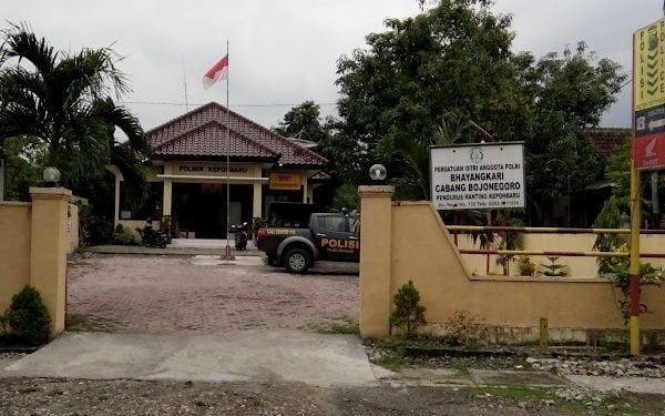 Polsek Kepohbaru Berikan Pembekalan dan Pelatihan ke Satpam Sekolah