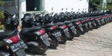 Satpam Sekolah di Sulsel Parkir Kendaraan Siswa Sesuai Merek dan Warna