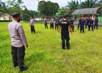Polres Sukamara Berikan Pelatihan dan Cek Atribut Satpam