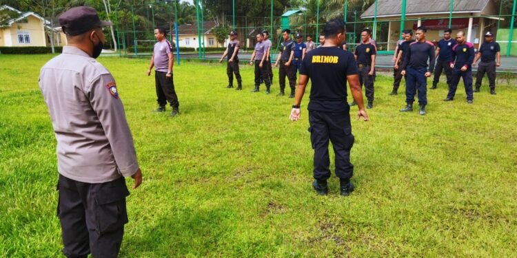 Polres Sukamara Berikan Pelatihan dan Cek Atribut Satpam