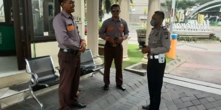 Polsek Sidoarjo Berikan Imbaun Kamtibmas ke Satpam Perumahan