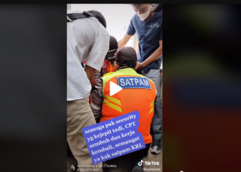 Lindungi Penumpang dari Hujan, Satpam KRL Terjepit Jendela