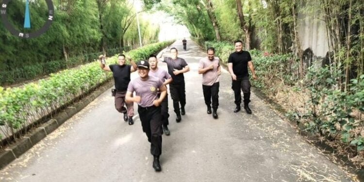 Satpam Perumahan Mendapatkan Pembinaan dari Polres Cirebon