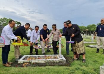 Memperingati HUT Satpam Ke-42, DPD APSI Bali Ziarah Ke TMP Pancaka Tirta Tabanan