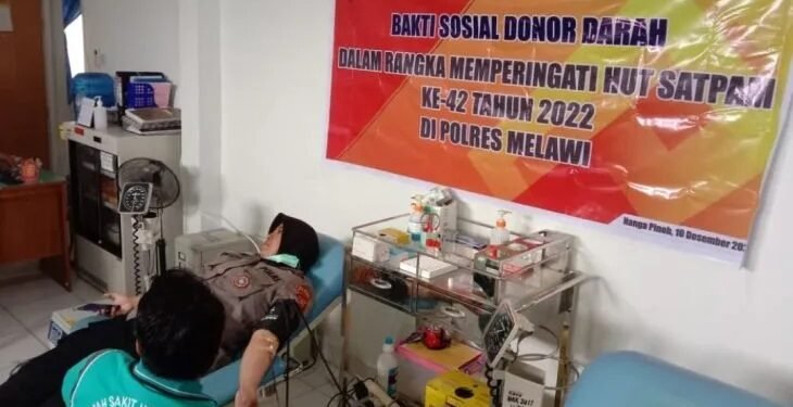 Meriahkan HUT ke-42 Satpam, Polres Melawi dan Satpam Gelar Donor Darah