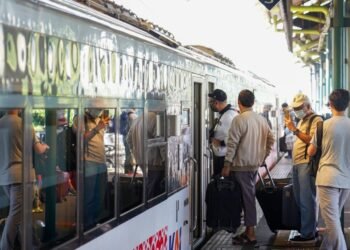 Tolong Seorang Ibu yang Sakit, Satpam KRL Diangkat Jadi Pegawai Organik