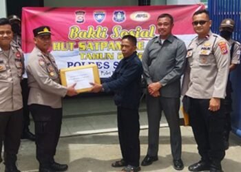 Satpam Terdampak PHK Terima Bansos dari Polres Serang