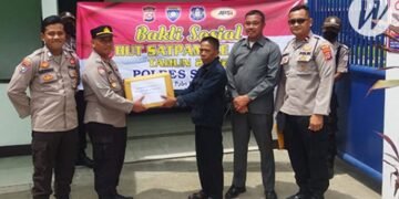 Satpam Terdampak PHK Terima Bansos dari Polres Serang