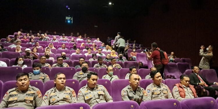 HUT Satpam ke-42, Nobar Film D Bandhit Tayang Perdana di Djakarta Teater