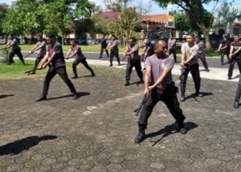 Polres Ciamis Gelar Latihan Senam Tongkat untuk Satpam