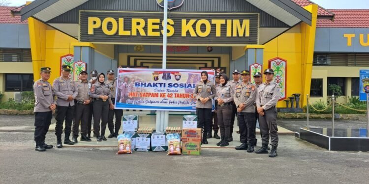 HUT ke-42 Satpam, Satbinmas Polres Kotim Gelar Bansos