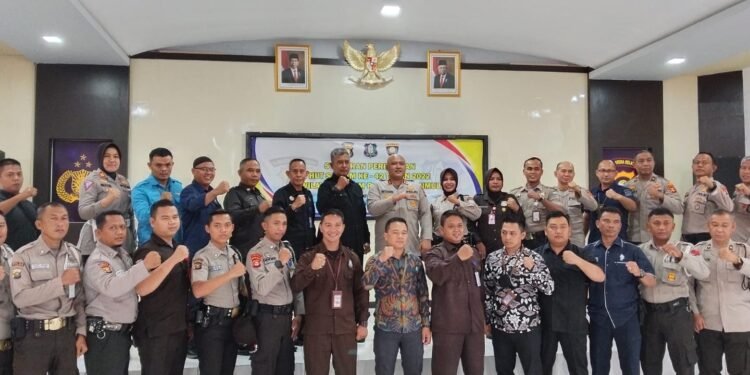 Polres Prabumulih Jalin Silaturahmi dan Bagikan Hadiah ke Satpam