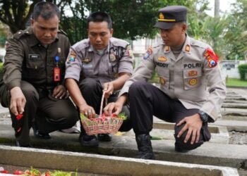 HUT ke-42 Satpam, Polresta Mojokerto dan Satpam Ziarah dan Tabur Bunga ke TMP