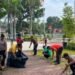 Satpam dan Satbinmas Polres Tulungagug Bersih-bersih Taman Makam Pahlawan