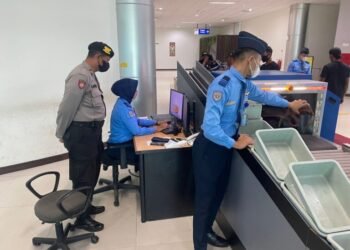 Polresta Palangka Raya Lakukan Pengamanan di Bandara Tjilik Riwut
