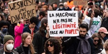 Bentrok Pengunjuk Rasa di Prancis, 150 Polisi Terluka