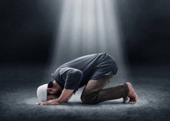 Larang Muslim Salat di Stasiun Kereta Api, Security Diskors