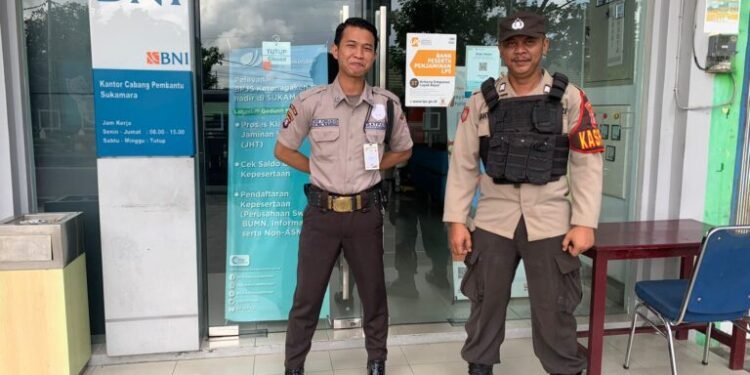 Polres Sukamara Cek Atribut dan Seragam Satpam Bank