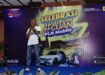 Dapat Tiket Umrah Gratis, Satpam Terharu dan Meneteskan Air Mata