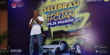 Dapat Tiket Umrah Gratis, Satpam Terharu dan Meneteskan Air Mata