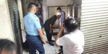 Lihat Kebakaran di DTC Wonokromo, Satpam Langsung Ambil APAR