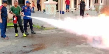 Satpam di Kota Palangka Raya Dilatih Cara Memadamkan Api Ringan