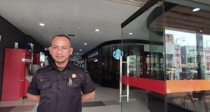 Masdeni, Sosok Satpam yang Foto Anak Hilang saat Bertugas