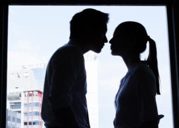 Satpam Pabrik Pergoki Pasangan Sejoli Selingkuh di Kamar Mandi