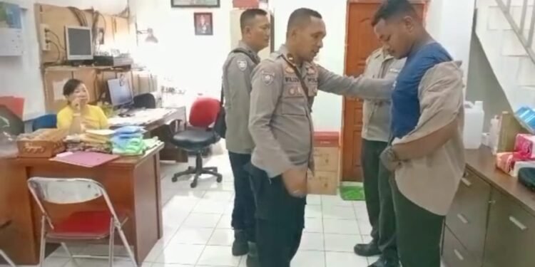 seragam satpam dicopot