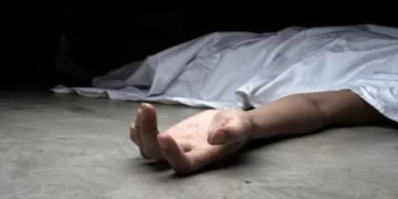 Bersimbah Darah, Satpam Ditemukan Tewas di Belakang Rumahnya