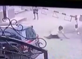 Dua Orang Tak Dikenal Hajar Satpam Perumahan Hingga Berdarah