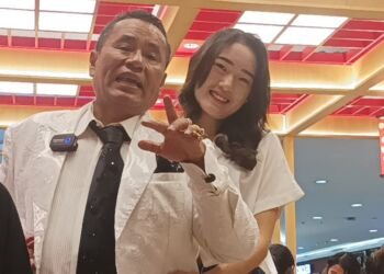 Hajatan Raup Miliaran Rupiah, Hotman Paris Minta Tolong Satpam Angkut Uang ke Mobil