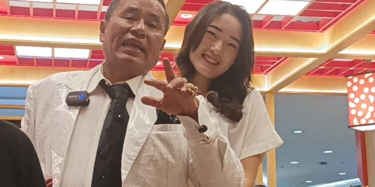 Hajatan Raup Miliaran Rupiah, Hotman Paris Minta Tolong Satpam Angkut Uang ke Mobil