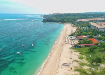 Turis Lokal Mengaku Diusir dari Pantai Geger oleh Sekuriti Hotel, Pemprov: Itu Area Publik