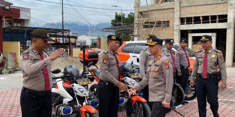 Kapolres Samosir Berangkatkan Satpam Obvit untuk Pengamanan Area Wisata