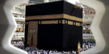 Luna Maya Berangkatkan Dua Satpam untuk Ibadah Umrah