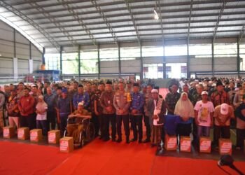 Kapolda Jatim Gelar Bhakti Sosial dan Kesehatan di Sampang