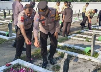 HUT Ke-43 Satpam, Polres Grobogan dan Satpam Ziarah dan Tabur Bunga di TMP