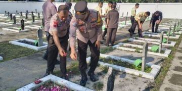 HUT Ke-43 Satpam, Polres Grobogan dan Satpam Ziarah dan Tabur Bunga di TMP