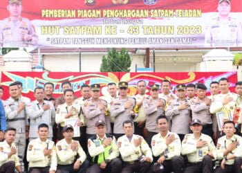 JUT Ke-43 Satpam, Kapolres Lahat Beri Piagam ke Tiga Satpam Teladan