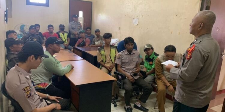 Jum’at Curhat, Polres Berau Sosialisasikan Penggunaan Seragam Satpam