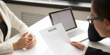 melamar pekerjaan